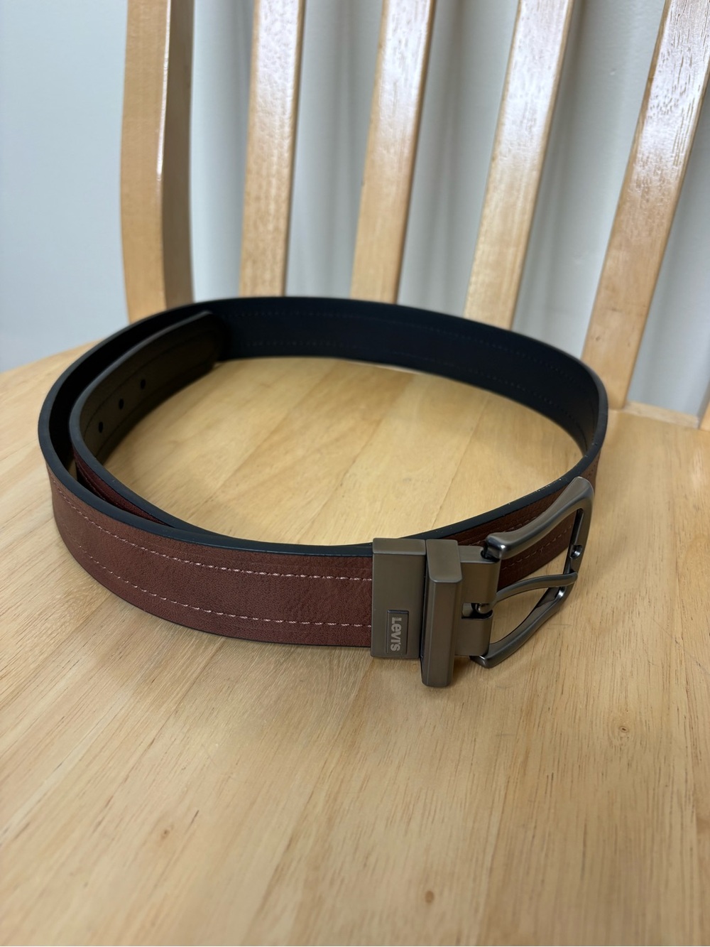 NWOT men’s Levi’s reversible black and brown leather belt L 38-40 waist